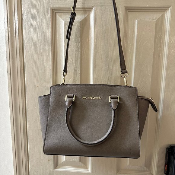 Michael Kors Selma Saffiano Leather Medium Satchel - Picture 3 of 9